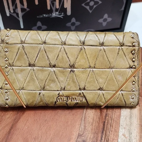 Miu Miu Tan Distressed Studded Wallet W/antique Finish - Picture 4 of 15